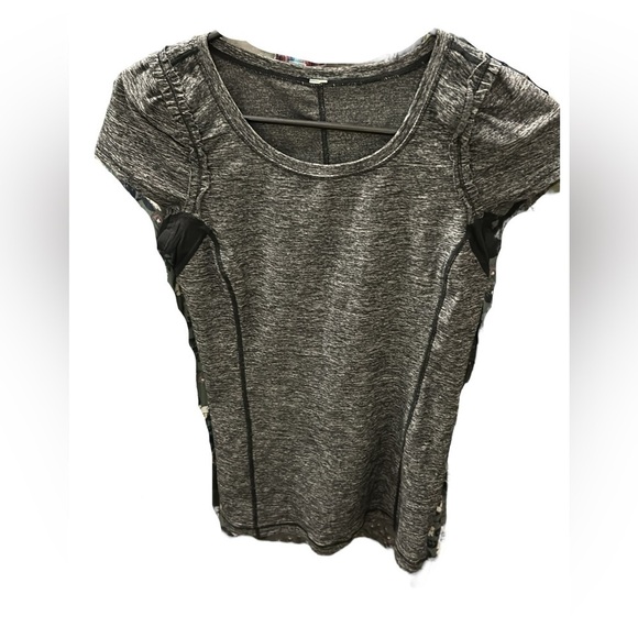 Lululemon Run: Full Tilt Short Sleeve in Heathered Black - Picture 2 of 4